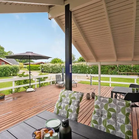 Flicka - 275m From The Sea By Interhome *